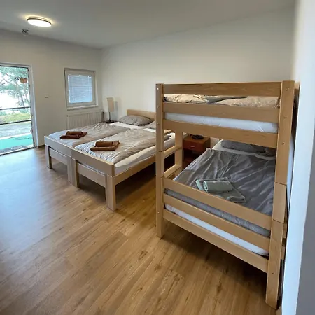 Na Pláži 3*